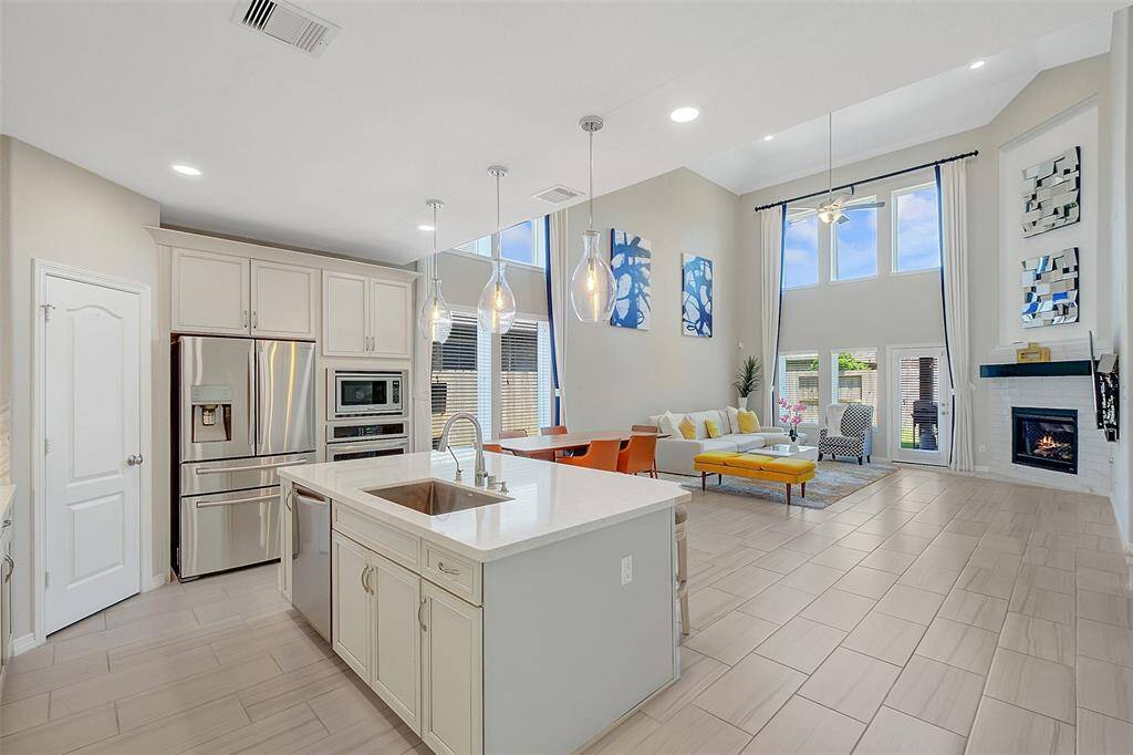 Kitchen opens to the family area, for those family gatherings or party