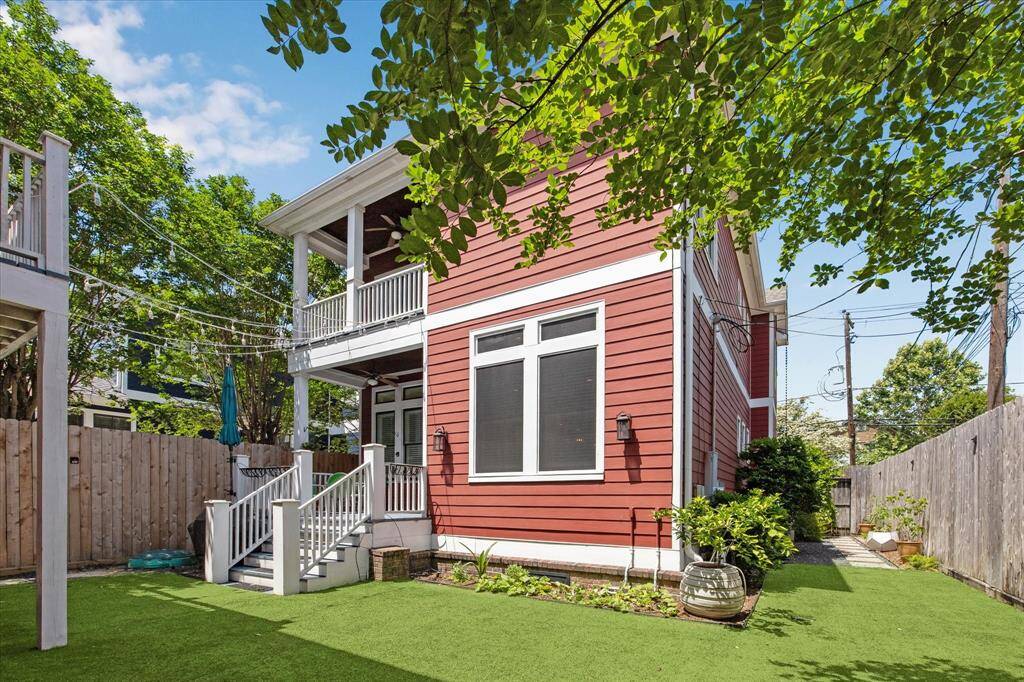 Fully turfed backyard offers a clean, low-maintenance outdoor space that stays green year-round.  It is perfect for relaxing, entertaining, or letting the kids and pets play freely without the upkeep of natural grass.