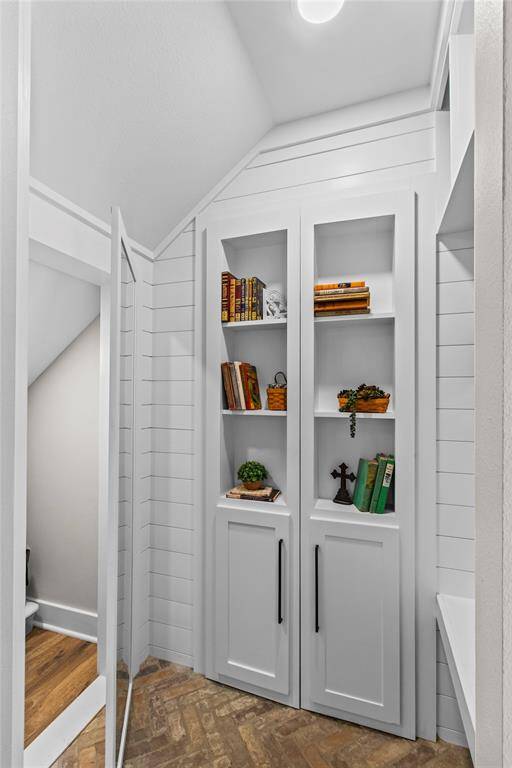 Nook by the entryway with hidden storage