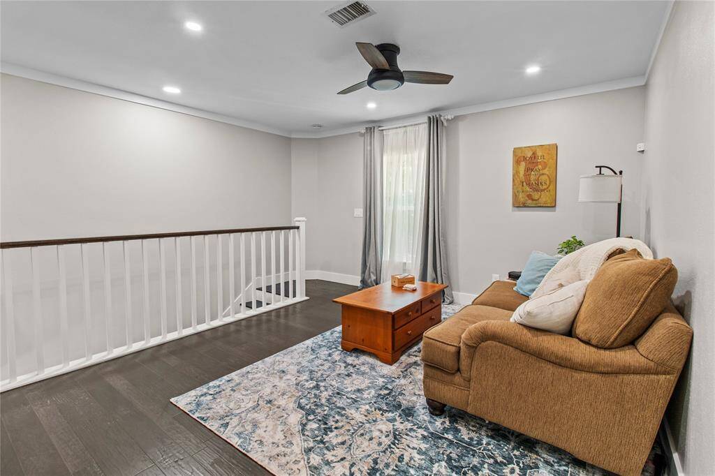 Upstairs den/ game room/ office