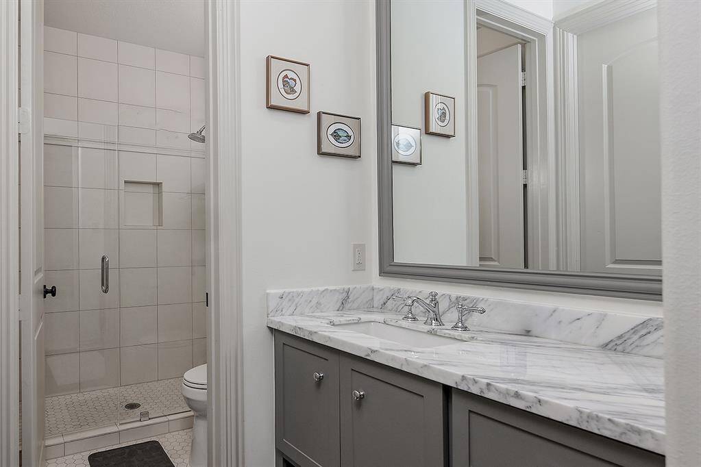 Guest bathroom #2