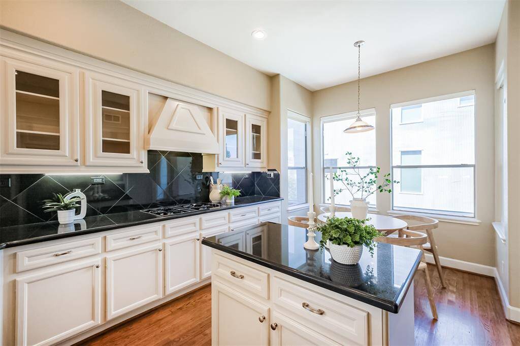 Appealing kitchen is a perfect spot to prepare a meal.