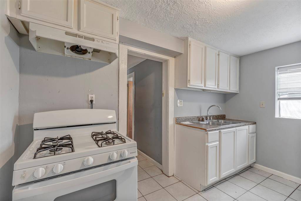 Unit #3 - kitchen
