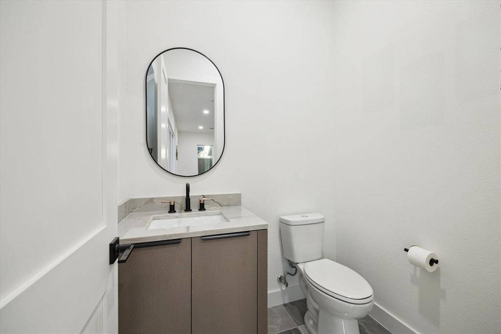 Powder room