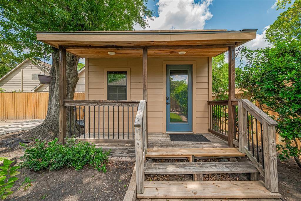 Detached Office/Studio: 12x8 standalone private office/studio with porch;