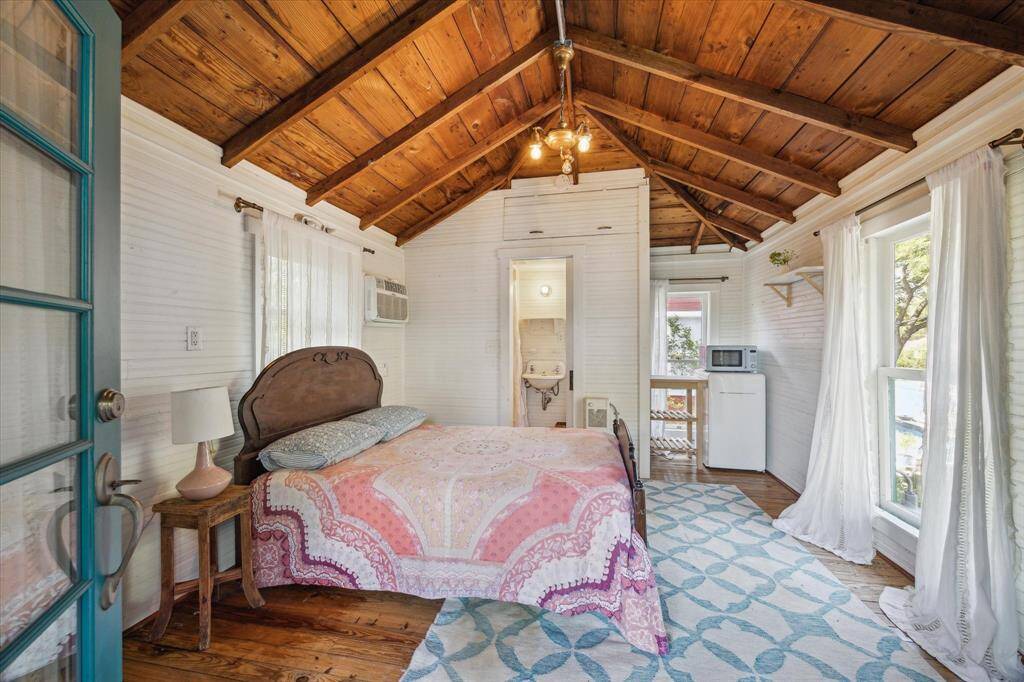 2nd floor extra room