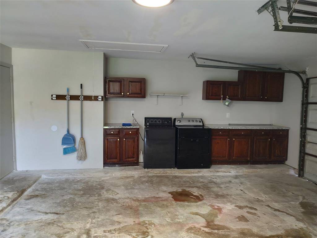 Full size water & dryer are located in the 2 car garage.