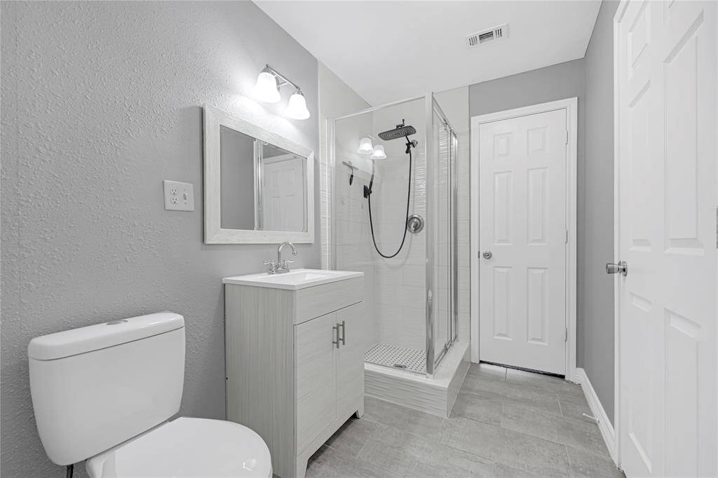 En Suite Primary Bathroom