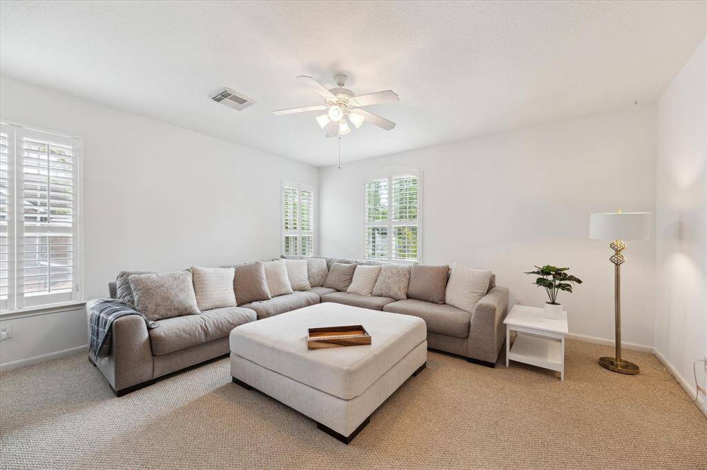 Great size game room located upstairs, super comfortable for family gatherings, you can spend hours there relaxing