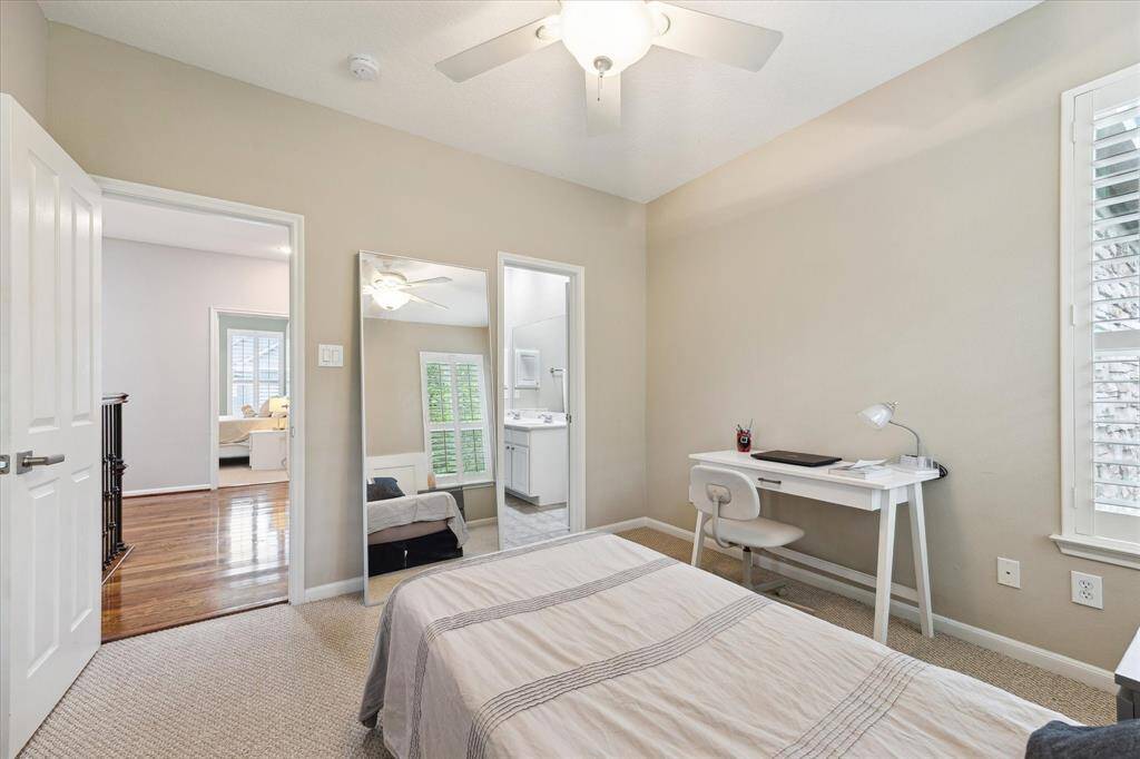 This bedrooms shares the jack and jill bathroom