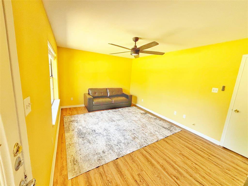 entry/living