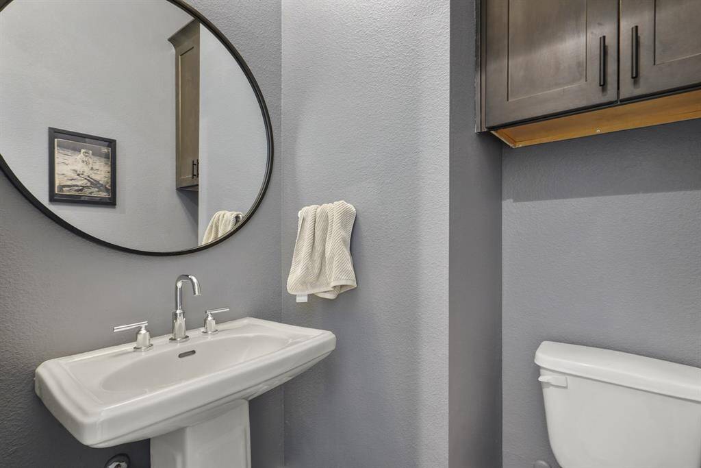 Half bath located in the mudroom