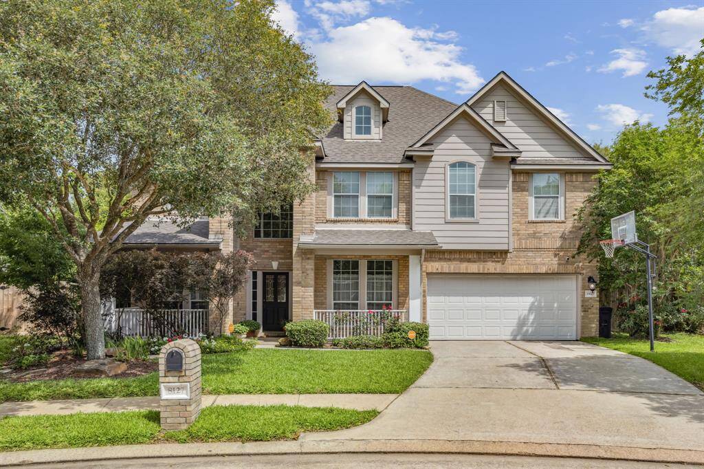 Welcome to 8127 Dune Brook Drive!