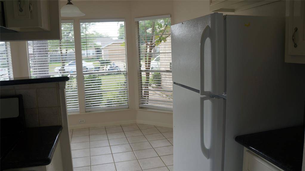 Breakfast area with windows
