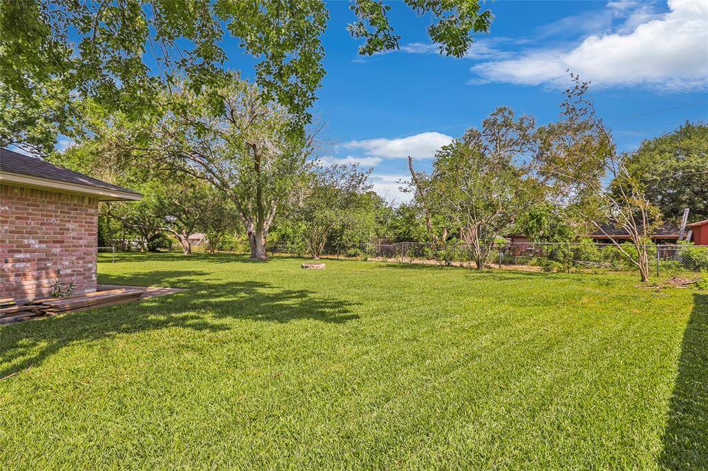 This home comes with lawn care.