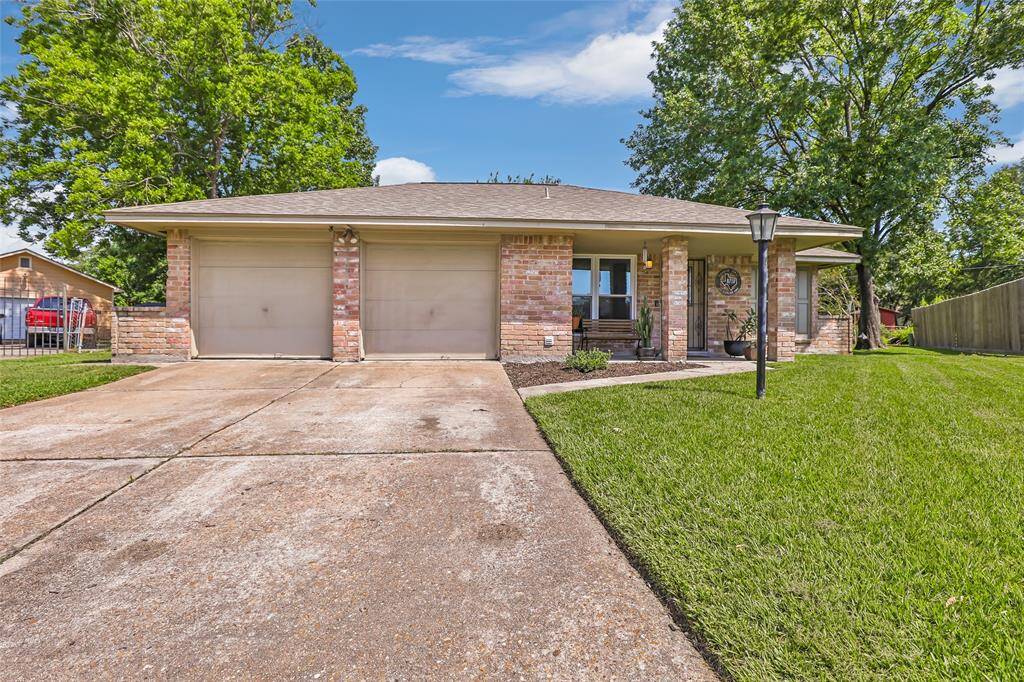 This three bedroom home is located in a great cul-de-sac!