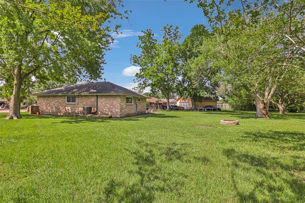 Tons of space for many outdoor gatherings and activities!