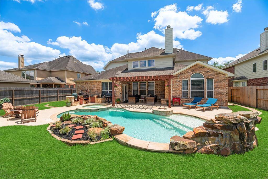 Sip morning coffee on the covered patio as you listen to your favorite Podcast or mix up your routine and grill breakfast sausages for the entire family to enjoy.