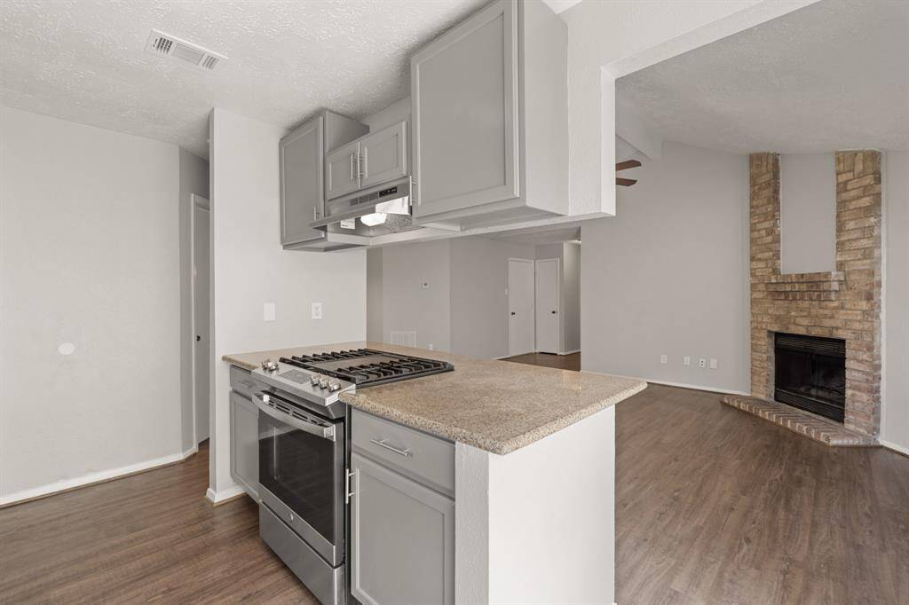 Stainless steel appliances bring a sleek and modern aesthetic to the kitchen, while also offering top-of-the-line performance and durability.