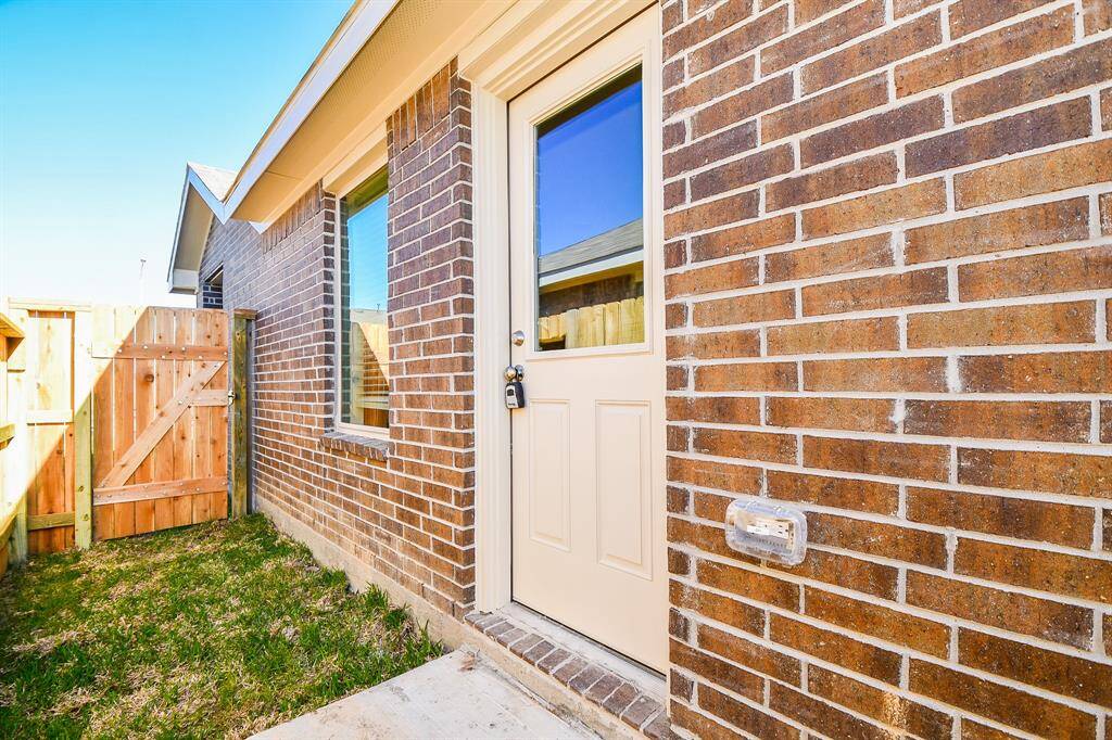 Side door with access to the backyard