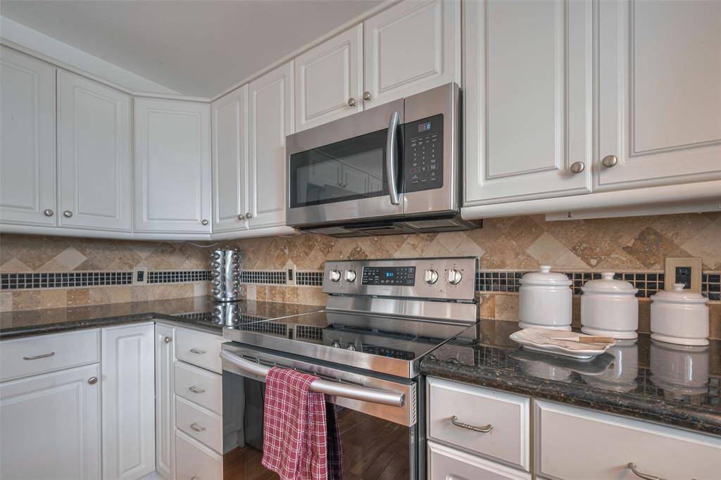 And plenty of counter space!