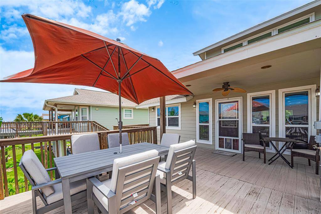 Perfect space for outdoor living, dining, and entertaining!