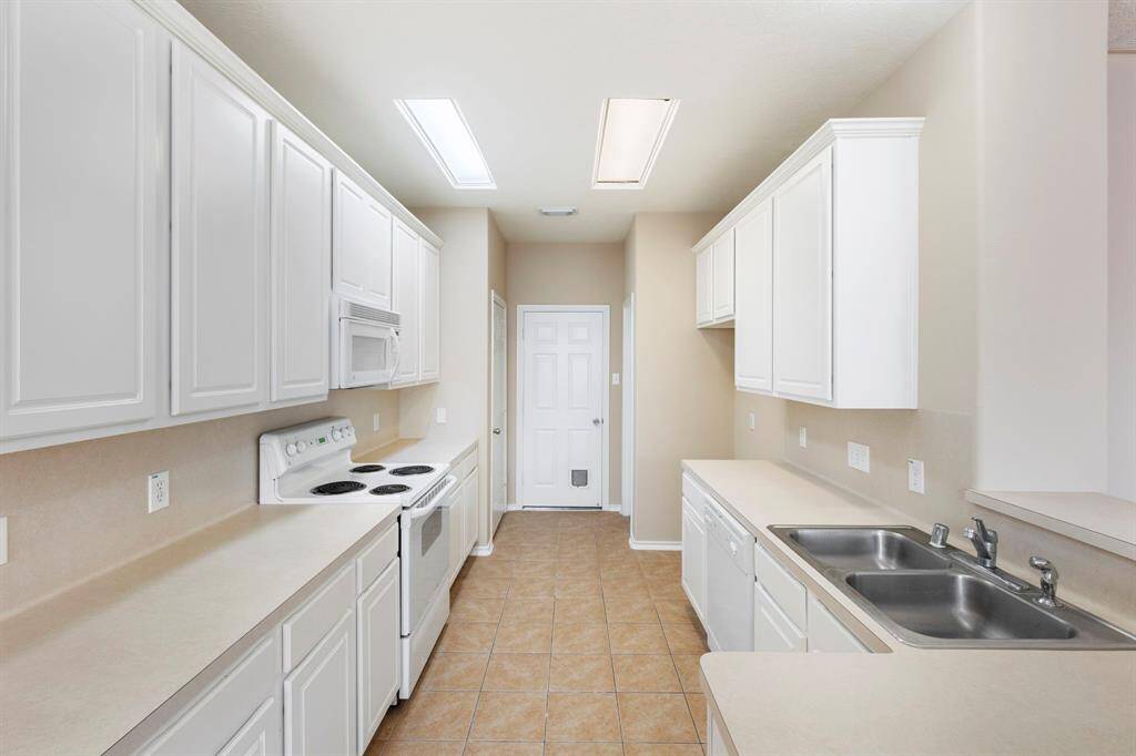 pristine white kitchen