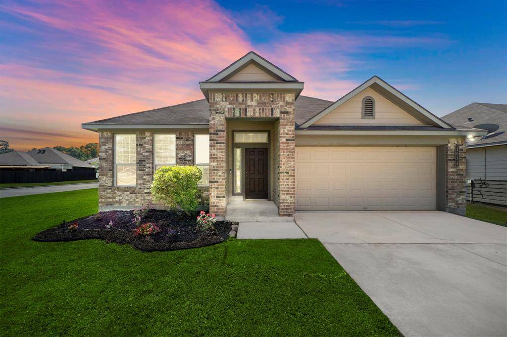 Welcome to 1074 Pleasant Bend in Briar Grove! Built in 2018 and set on a prominent corner lot, this brick one-story home offers 3 bedrooms, 2 baths, and a spacious 2-car garage. Enjoy a modern open layout, low HOA fees, and easy access to top dining, retail, and shopping destinations nearby.