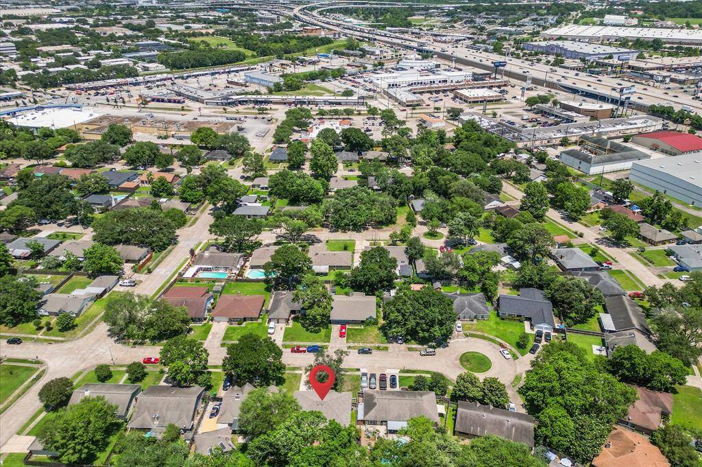 This aerial view shows the ease in travel to the nearest freeway.