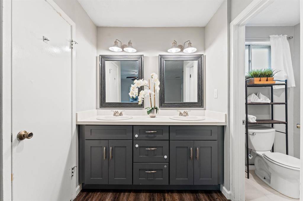 Elegant lighting and perfectly framed mirrors are a real stand out!