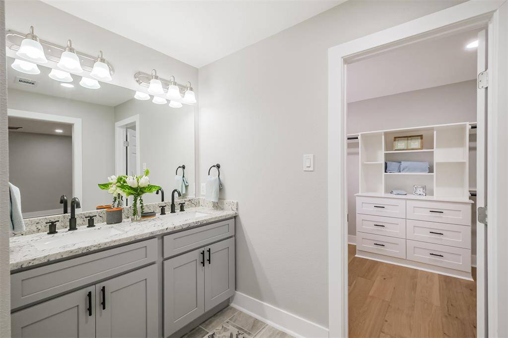 Another showstopper is this ENORMOUS owner's closet.