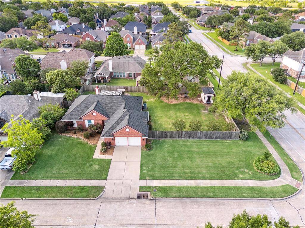 Expansive corner lot on a cul-de-sac!