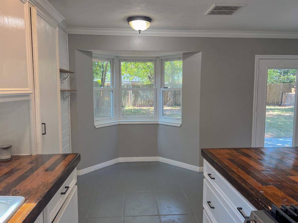 Breakfast nook