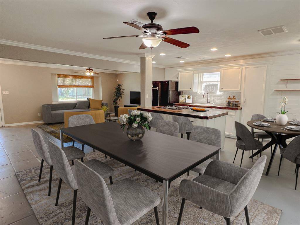 Dining area - Virtually Staged