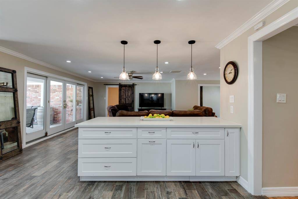 As you prepare the food, the island looks out into the living area.