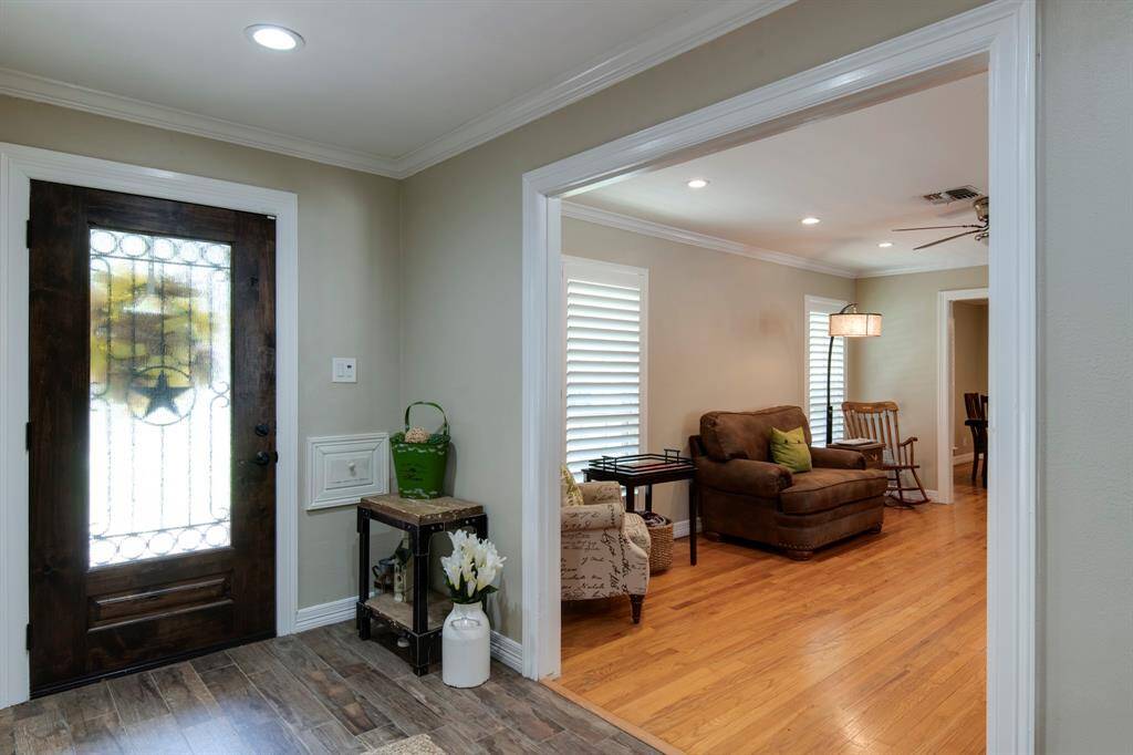 Welcome into a charming entry.