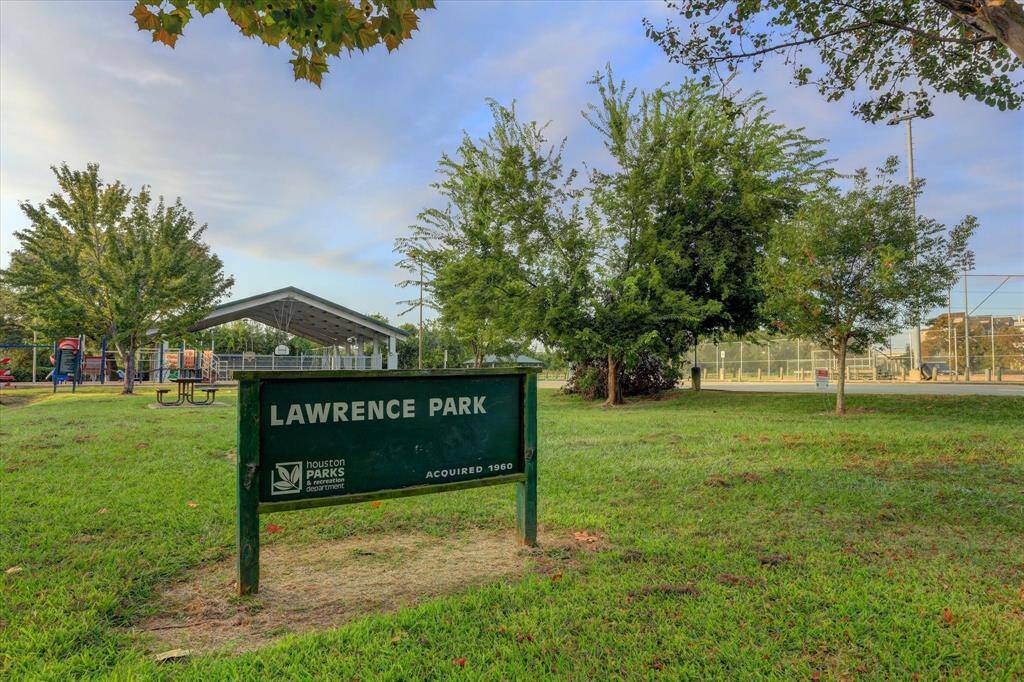 Located just across the street, Lawrence Park features a small playground, swings, basketball pavilion, covered picnic tables, and paved paths.