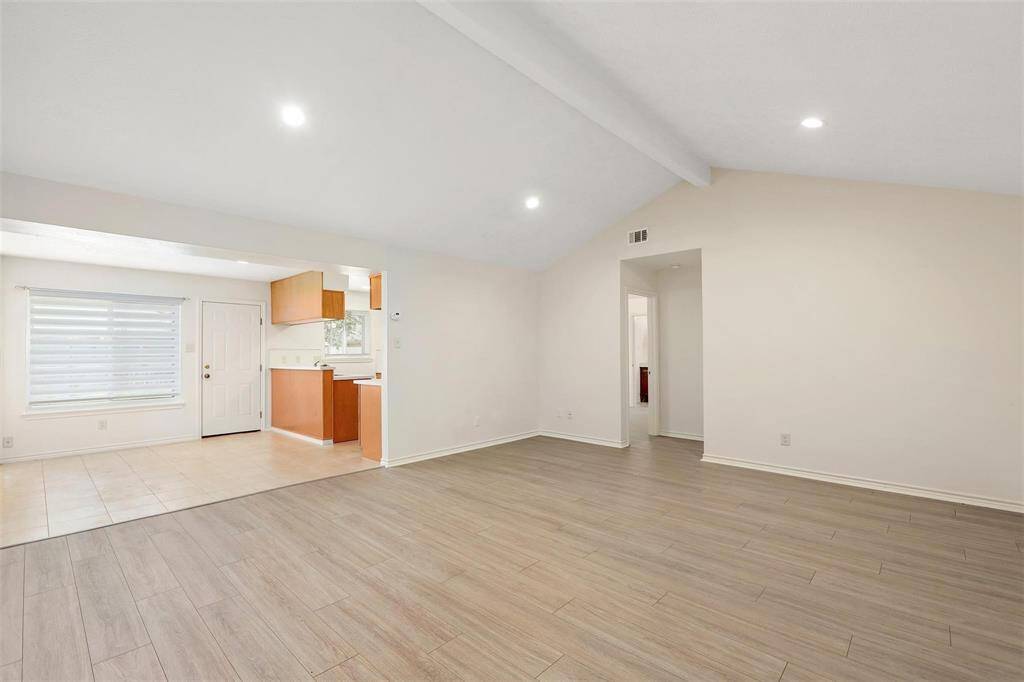 Open living room to breakfast area.