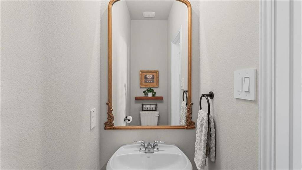 Half bath off of living room