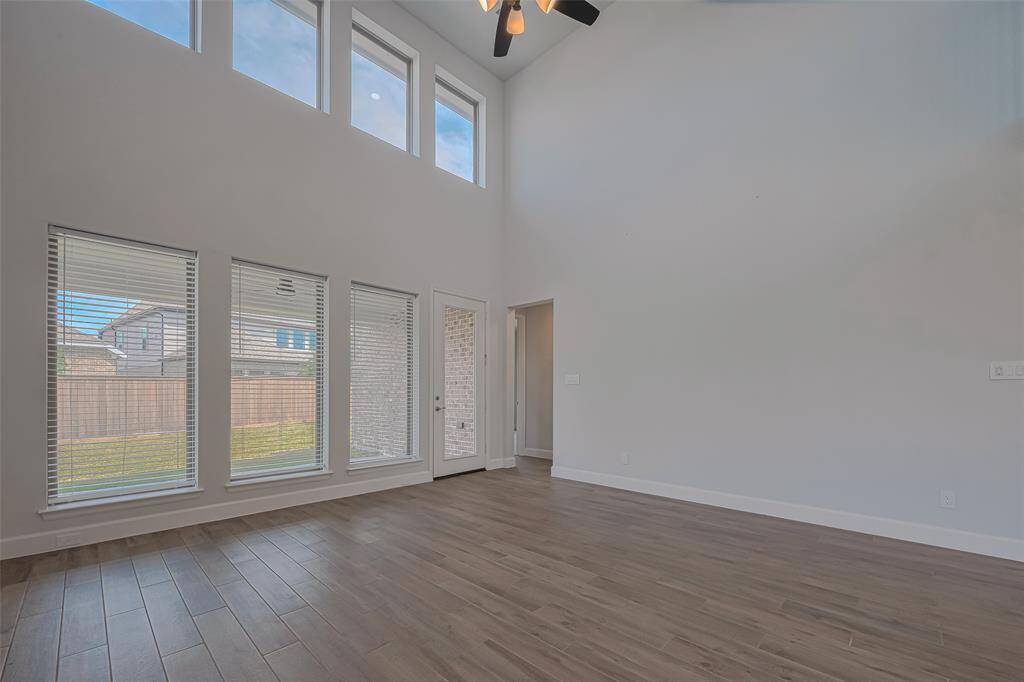 Huge entertaining space with great light