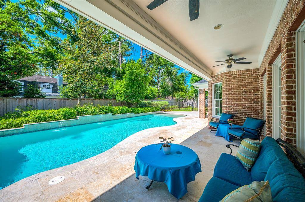 Additional covered patio
