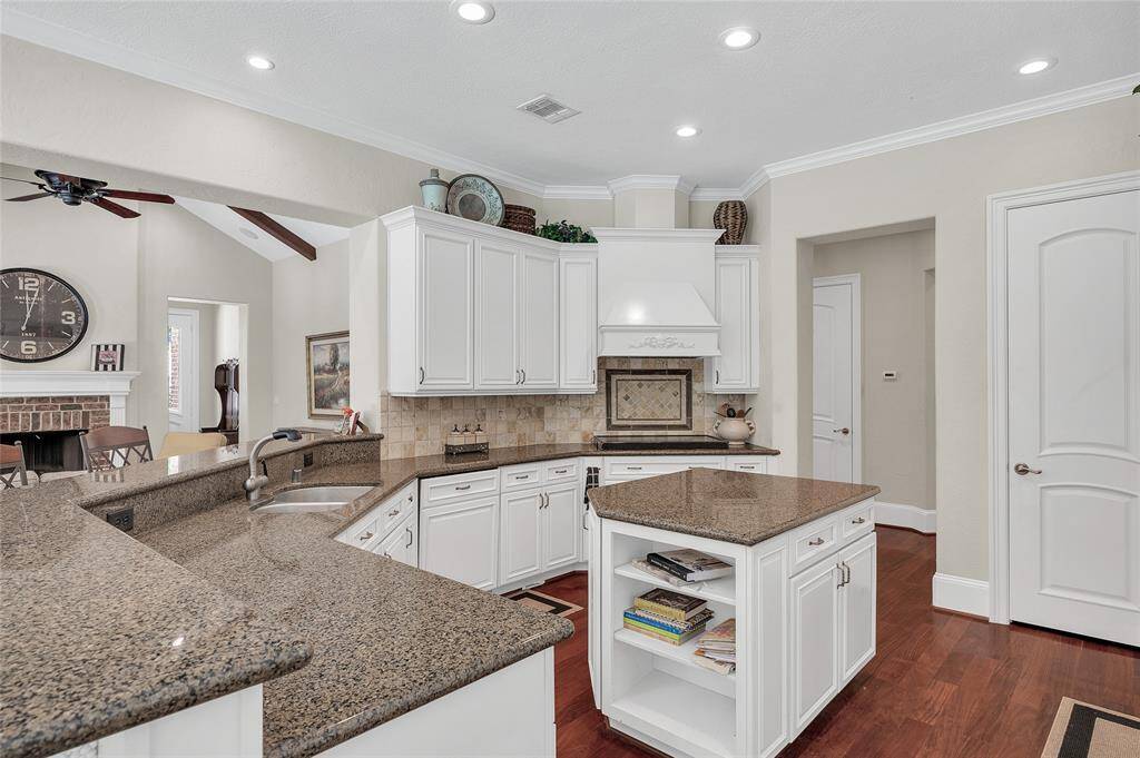 Additional view of the kitchen