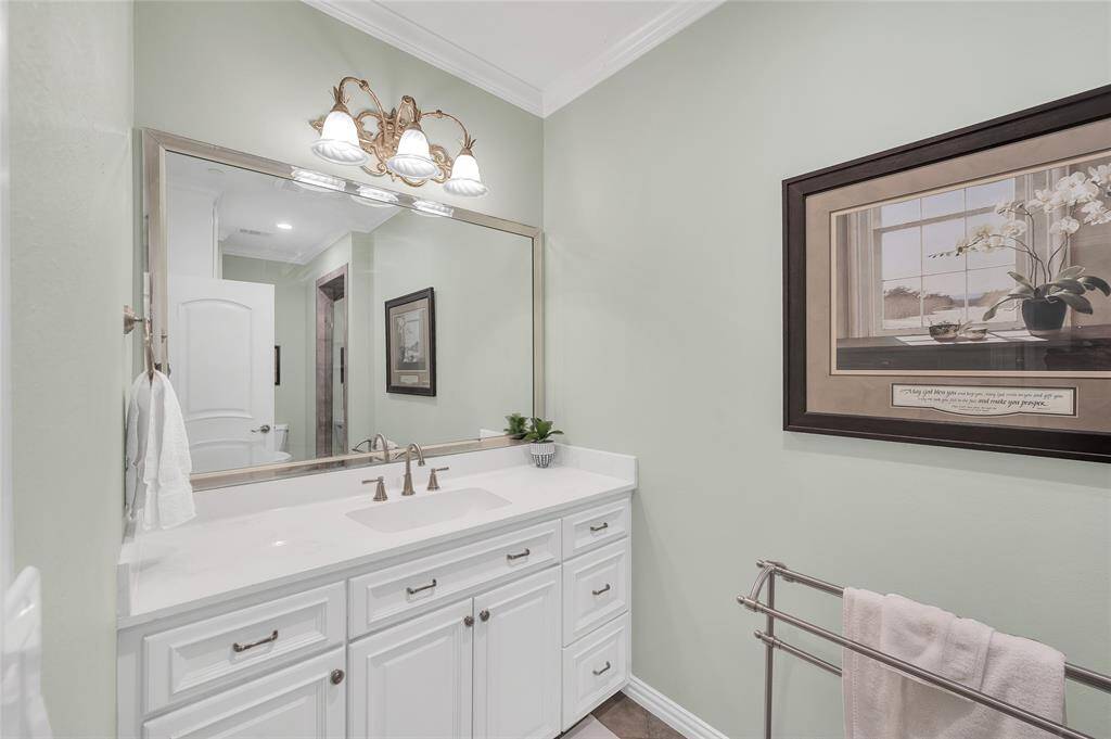 Full bathroom on the second floor