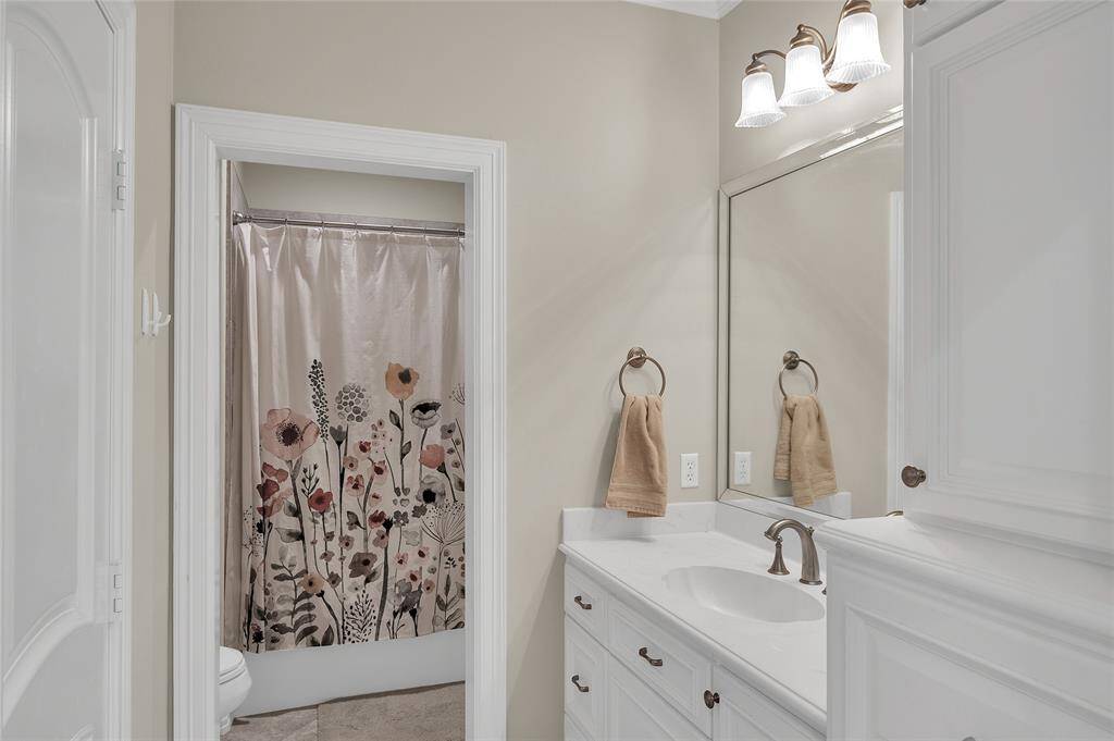 En-suite bathroom