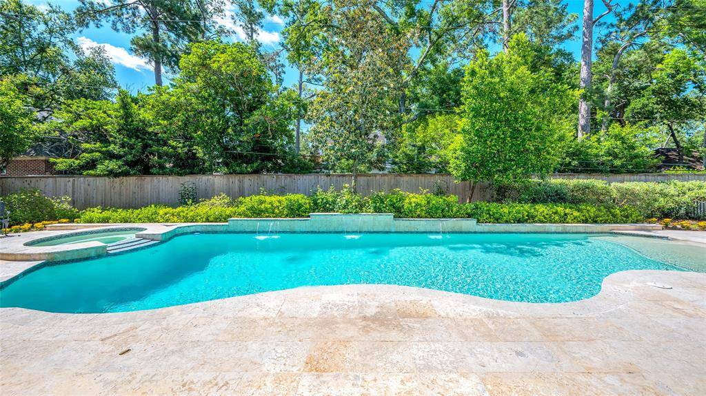 Additional view of the pool