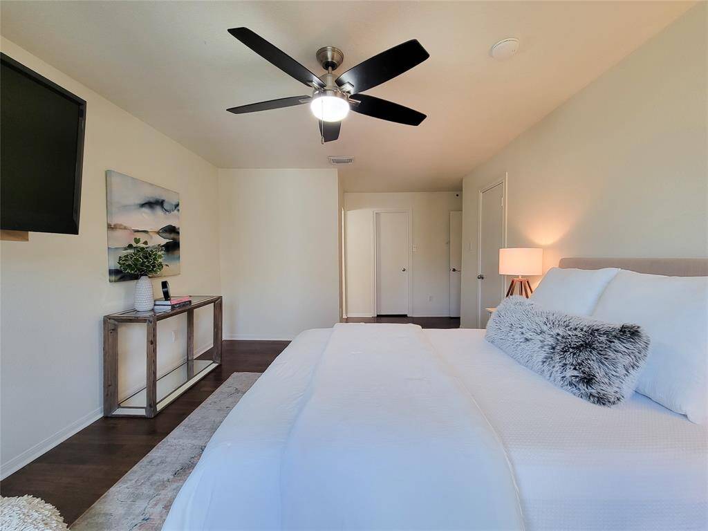 Alternate angle of the 15' x 12' primary bedroom.