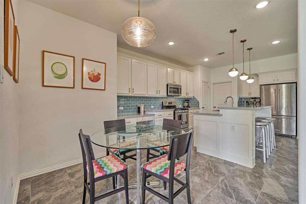 Breakfast nook is the perfect place to drink your morning coffee or entertain family and friends!
