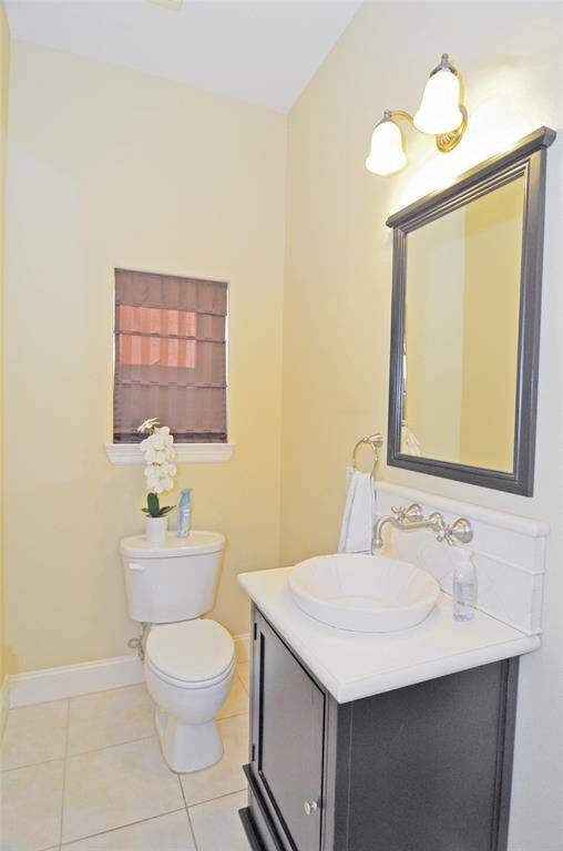 Powder room