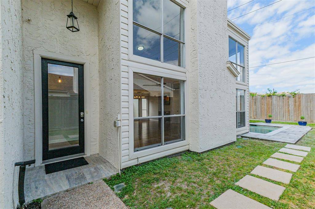 Welcome home to 1326 Forest Home Drive!