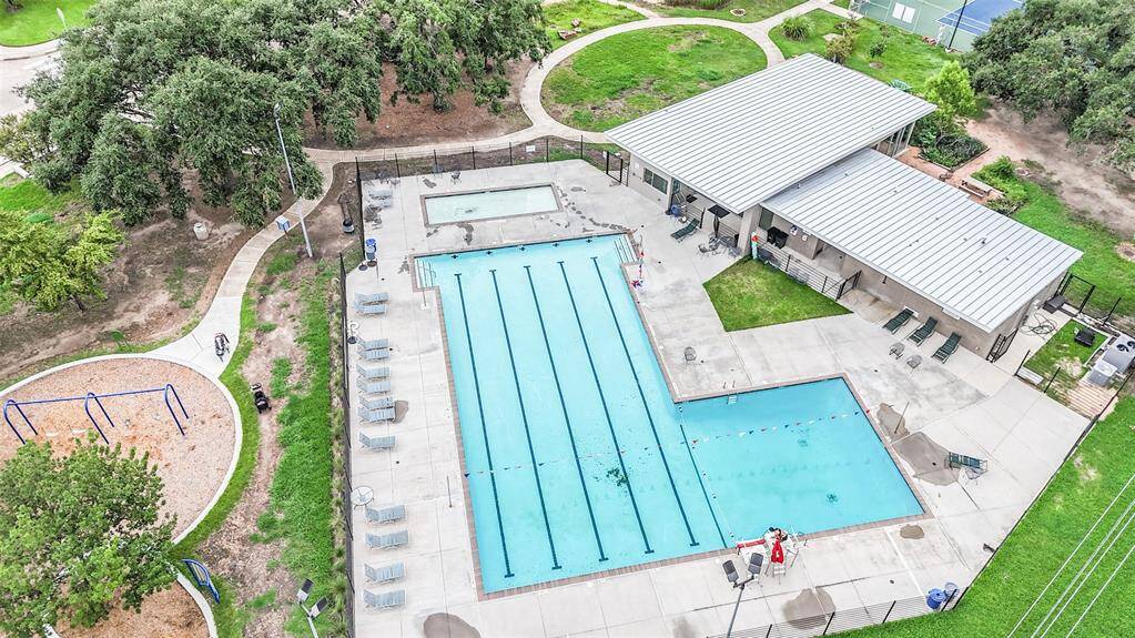 Kids can join the swim team here to learn how to be great swimmers.